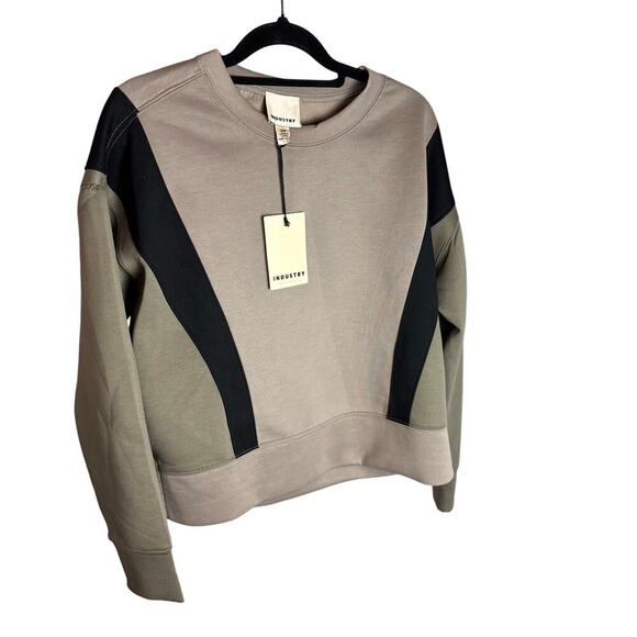 NWT Industry Republic Clothing sweatshirt women’s size Sm - oversized - Picture 1 of 3